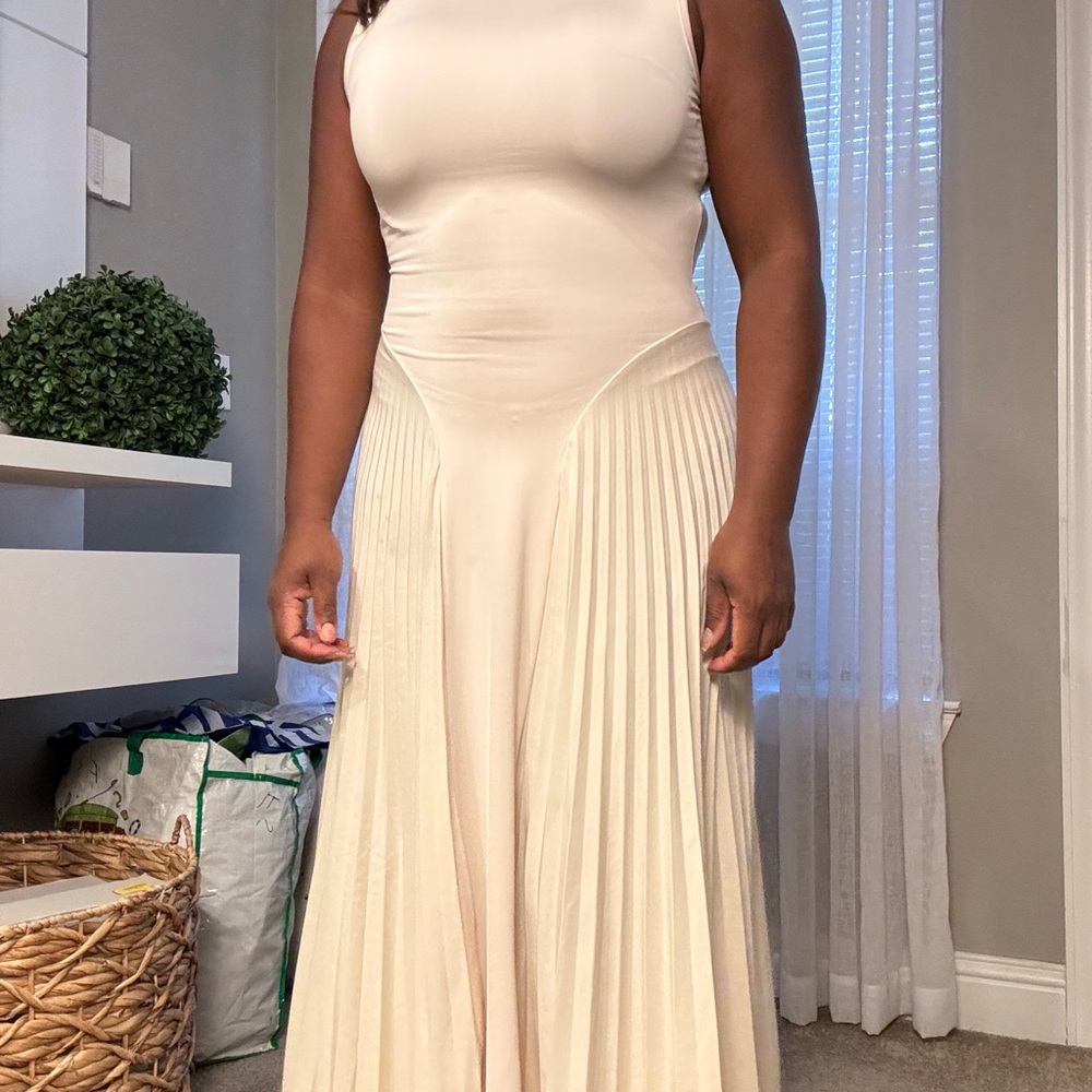 SHEIN Cream Sleeveless Dress